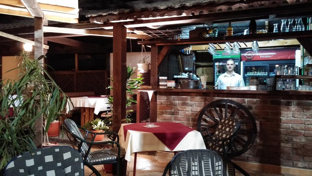 B&B Bazeni Сараєво Екстер'єр фото