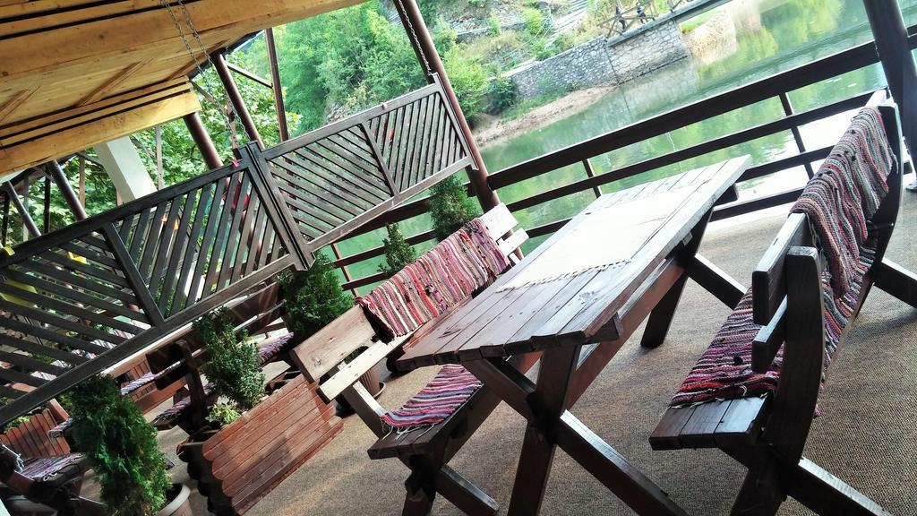 B&B Bazeni Сараєво Екстер'єр фото